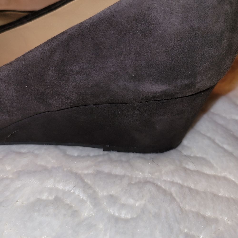Talbots Women Sz 7 Brown Wedge Slip-ons with Squared Toe. Suede and Gen.Leather. - Picture 5 of 6